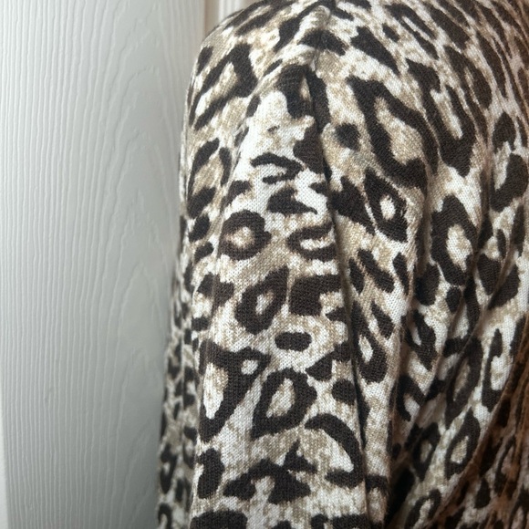 Kim Rogers dark Brown and cream color Animal Print Sweater size M (I) - Picture 4 of 9